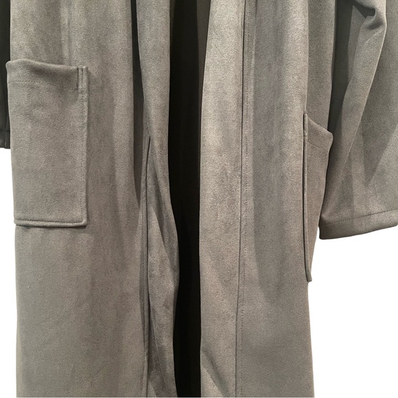 Men’s Robe - Picture 4 of 4